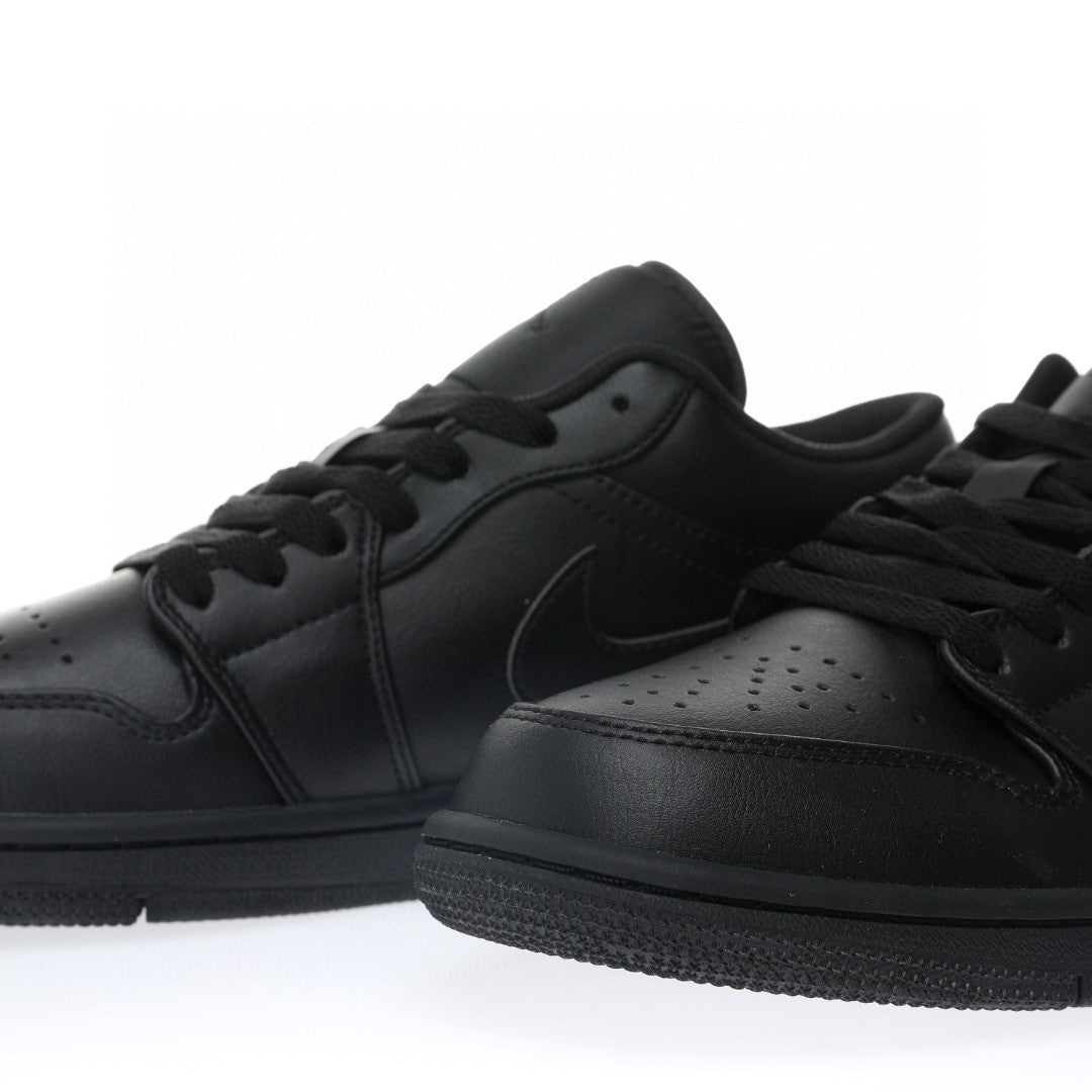 Air Jordan 1 Low Triple Black