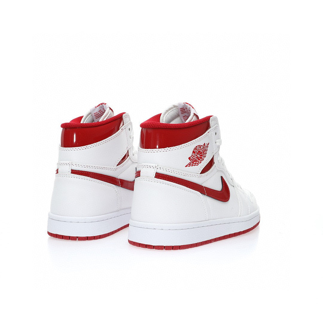 Nike Air Jordan 1 Retro High OG white and red